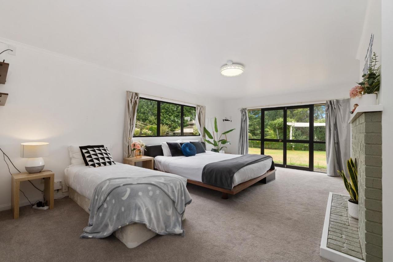 Skyline Mountain View Lodge Up To 16 People โรโตรัว ภายนอก รูปภาพ